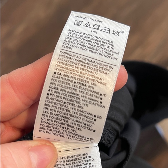 Athleta Vienna Slim Black Pants Size 8 - Picture 8 of 8